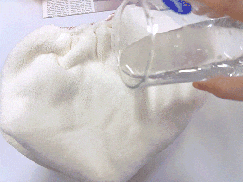 干好？10分钟轻松养成女明星「绸缎发」不朽情缘mg网址洗完头自然风干还是吹(图2)